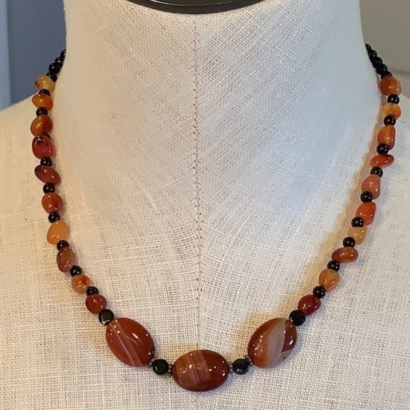 Natural stone black bead spacer graduated sizes silver clasp - Picture 2 of 8